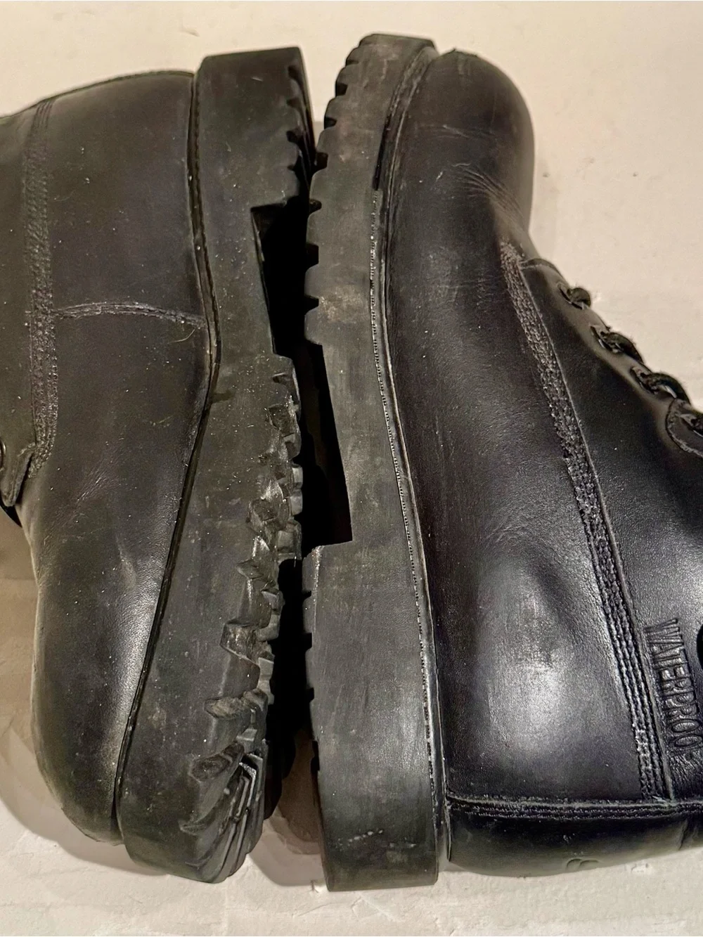 Skechers 10.5 Men's Black Lace-Up Chukka Waterproof Biker Y2K Boots
